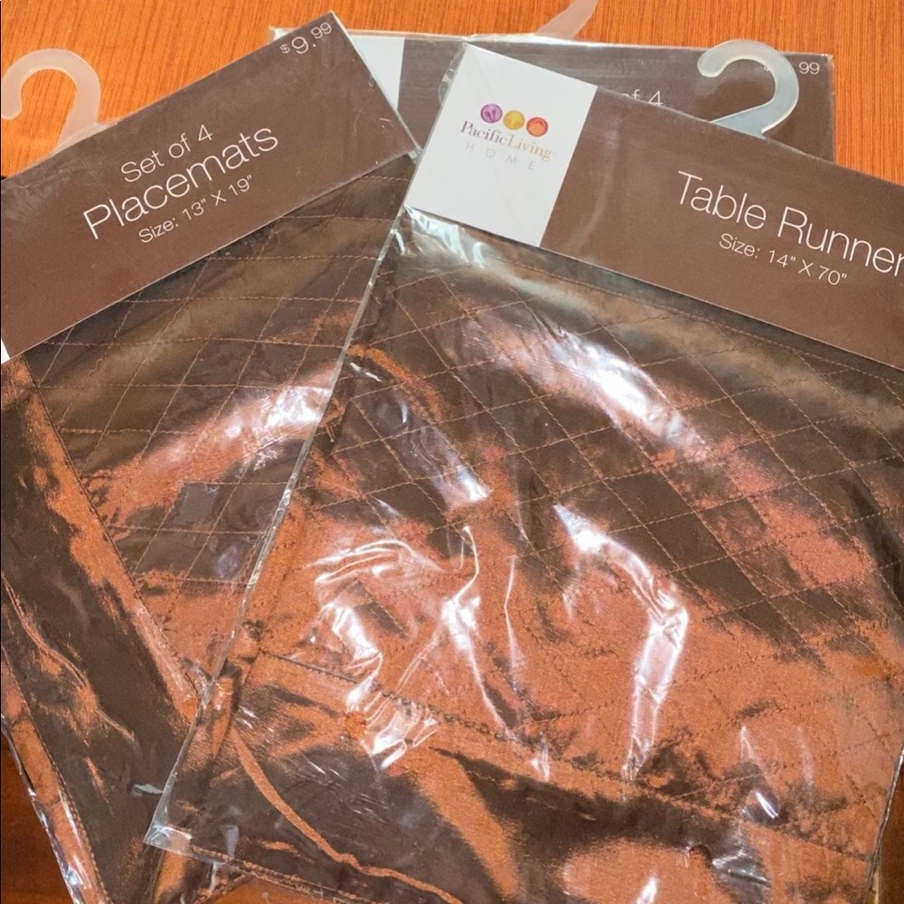 NWT Fall Table Runner and Placemats